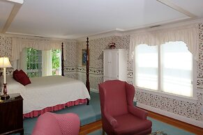 Whalewalk Inn and Spa