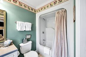 Whalewalk Inn and Spa