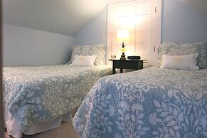 Whalewalk Inn and Spa