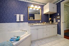 Whalewalk Inn and Spa