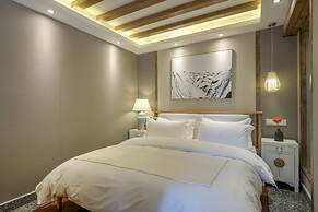 Floral Hotel Lijiang Huazizai