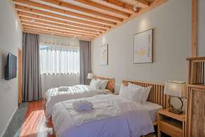 Floral Hotel Lijiang Huazizai