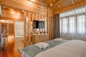 Floral Hotel Lijiang Huazizai