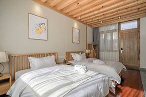 Floral Hotel Lijiang Huazizai