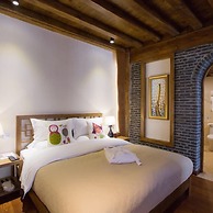 Floral Hotel Lijiang Mufu Qixi