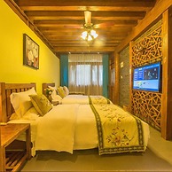 Floral Hotel Lijiang Mufu Qixi