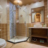 Floral Hotel Lijiang Mufu Qixi