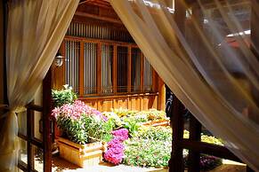 Floral Hotel Lijiang Mufu Qixi