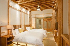 Floral Hotel Lijiang Nameiju