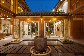 Floral Hotel Lijiang Nameiju