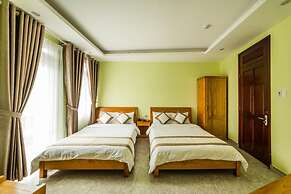 Trung Nhan Hotel