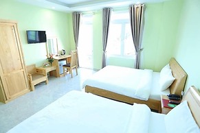 Trung Nhan Hotel
