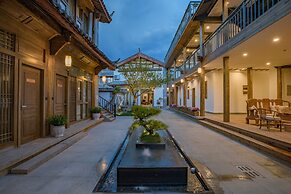 Floral Hotel Lijiang Qinyuan