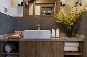 Floral Hotel Lijiang Qinyuan