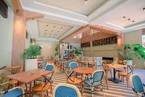 Mutiara Carita Cottages