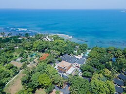 Mutiara Carita Cottages