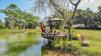 Mutiara Carita Cottages