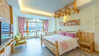 Floral Hotel Fenghuang Huercaowu