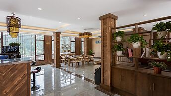 Floral Hotel Xijiang Banshan Yunfu