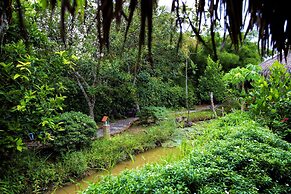 Riverside Park Eco Resort