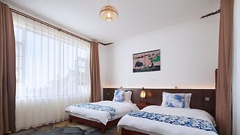 Floral Hotel Dali Yixin Yard