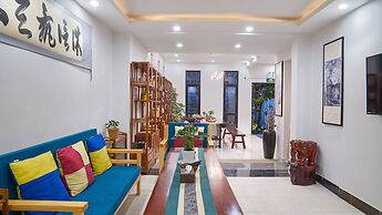 Floral Hotel Dali Yixin Yard