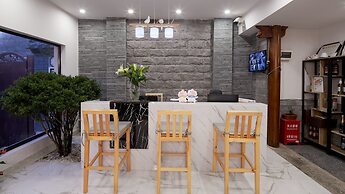 Floral Hotel Dali Yixin Yard