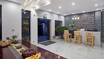 Floral Hotel Dali Yixin Yard