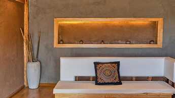 Floral Hotel Huize AD 1727