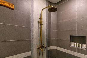 Floral Hotel Huize AD 1727