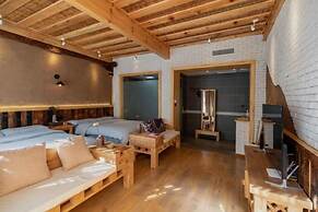 Floral Hotel Huize AD 1727