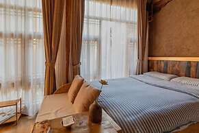 Floral Hotel Huize AD 1727