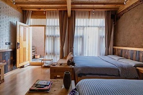 Floral Hotel Huize AD 1727