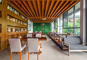 Floral Hotel Longsheng No.1 Cloud