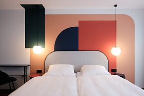 The Dot - 24-7 Check-in