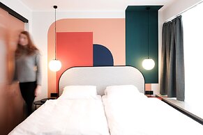 The Dot - 24-7 Check-in