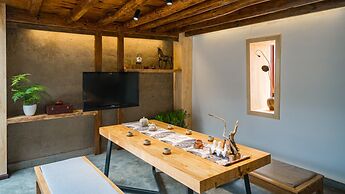 Floral Joy Cat Hotel