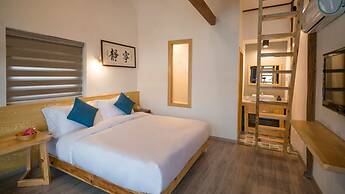 Floral Joy Cat Hotel