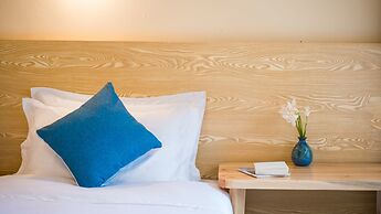 Floral Joy Cat Hotel