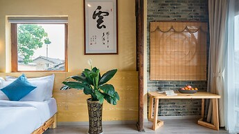 Floral Joy Cat Hotel