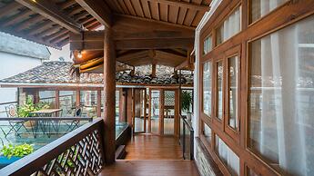 Floral Joy Cat Hotel