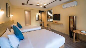 Floral Joy Cat Hotel