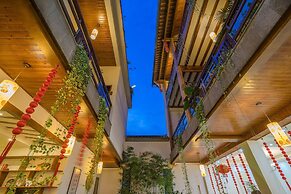 Floral Hotel Tengchong Heshun Hemuju