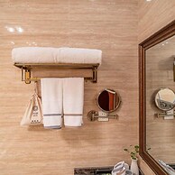 Floral Hotel Tengchong Yishuli Hotspring