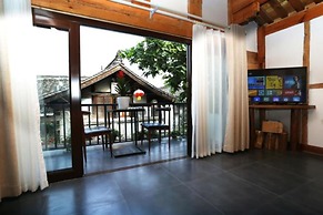 Floral Hotel Langzhong Pangmen College