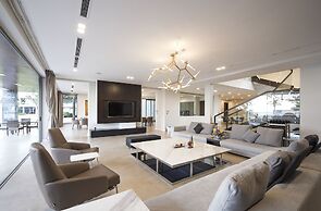 The Five Stars Villa