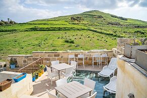 Ta' Pinu B&B