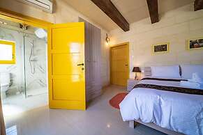 Ta' Pinu B&B