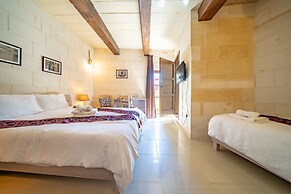 Ta' Pinu B&B