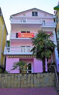 Hotel Utomlennye Solntsem